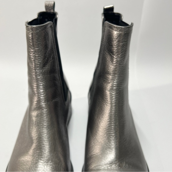 KENNETH COLE Reaction Women’s Size 9 Salt Chelsea Boot silver and Black - Picture 5 of 12